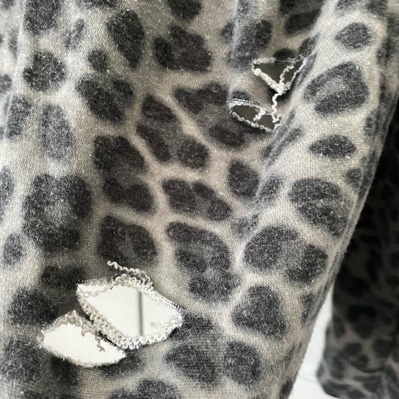 Grey Leopard Distressed Sweatshirt - Picture 4 of 4